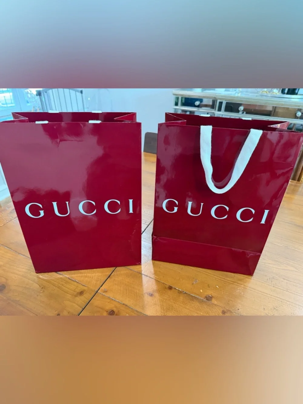 NWOT: Set of two Gucci Burgundy Glossy Paper shopping bags with White Logo - Picture 2 of 2